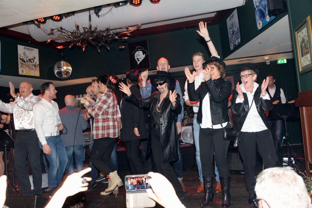 ../Images/Heel Noordwijkerhout zingt Hazes 498.jpg